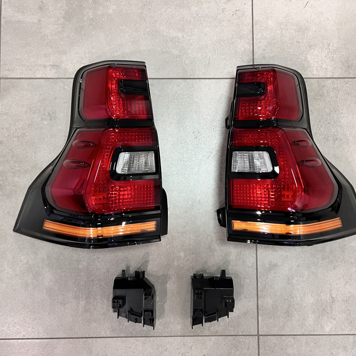 Задні ліхтарі OEM LED Toyota Land Cruiser Prado 150 2017+
