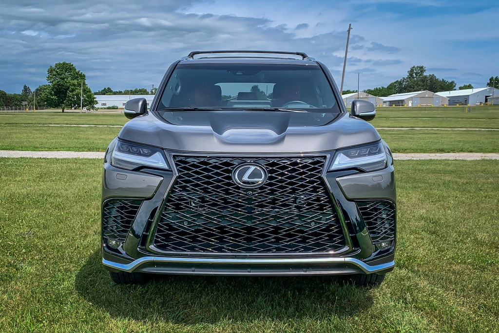 Комплект обвісів F-Sport для Lexus LX 500d/600