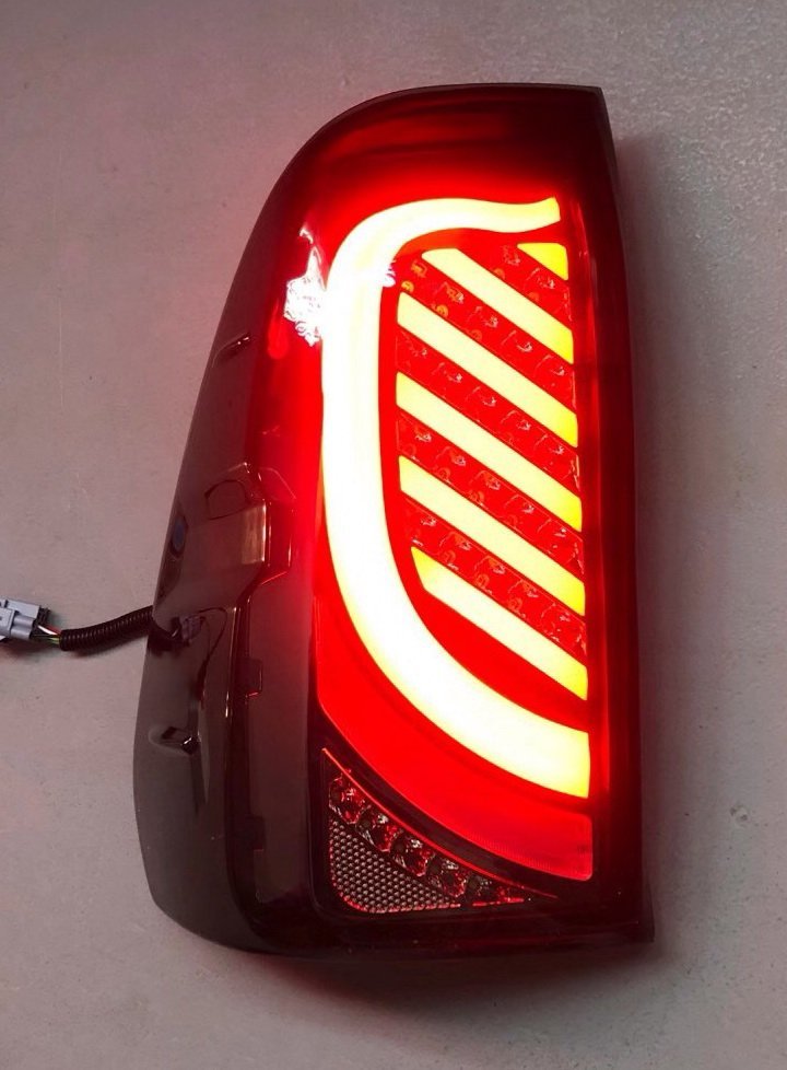 Задні ліхтарі тюнінг LED чорні WN для Toyota Hilux Revo 2015+
