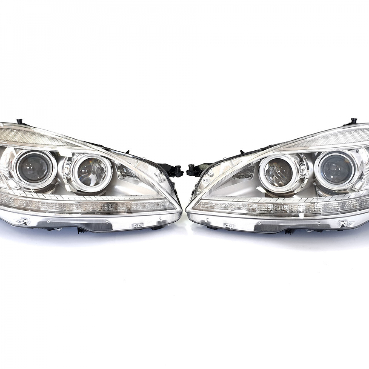 Передні фари Bi-Xenon на Mercedes S-Class W221 2005-2009