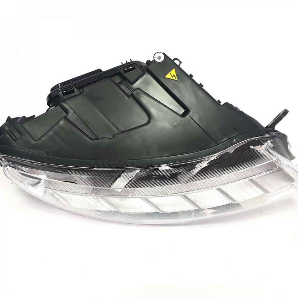 Передні фари Bi-Xenon на Audi A6 C6 2004-2011 року