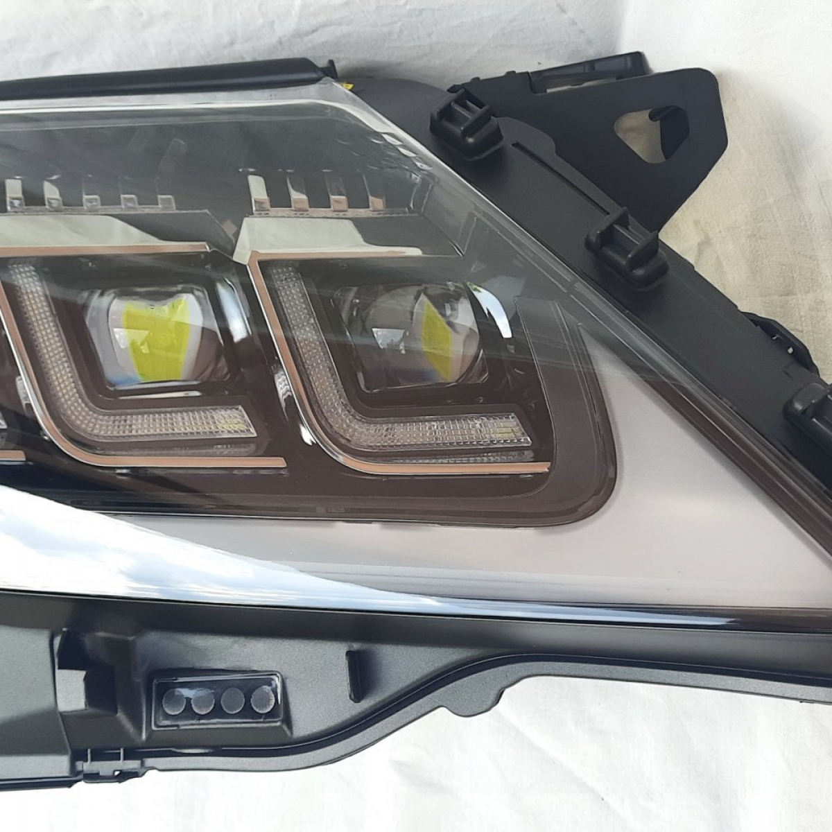 Передні фари Full LED чорні ZH для Lexus LX570 2012-2015