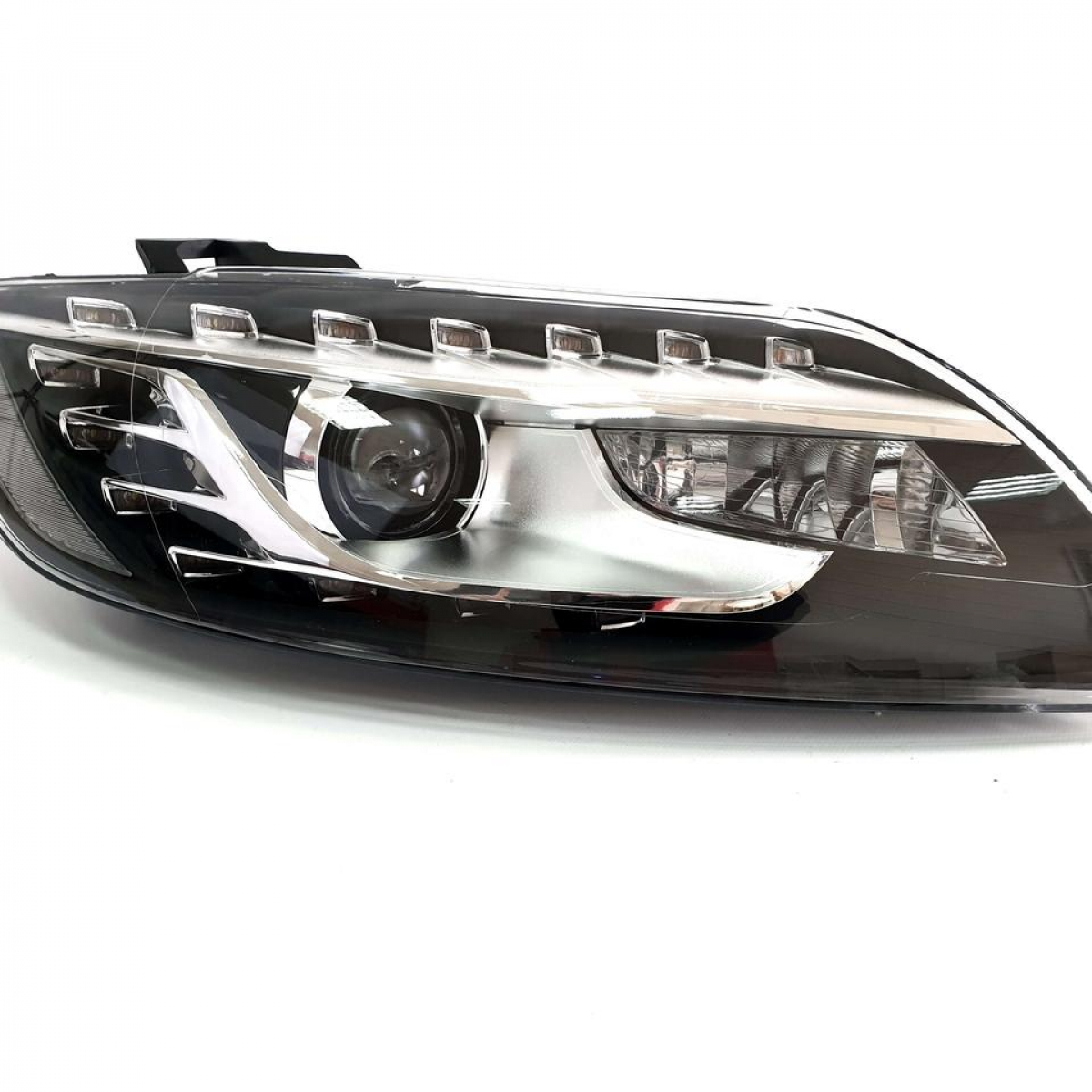 Передні фари Bi-Xenon на Audi Q7 4L 2005-2015 року