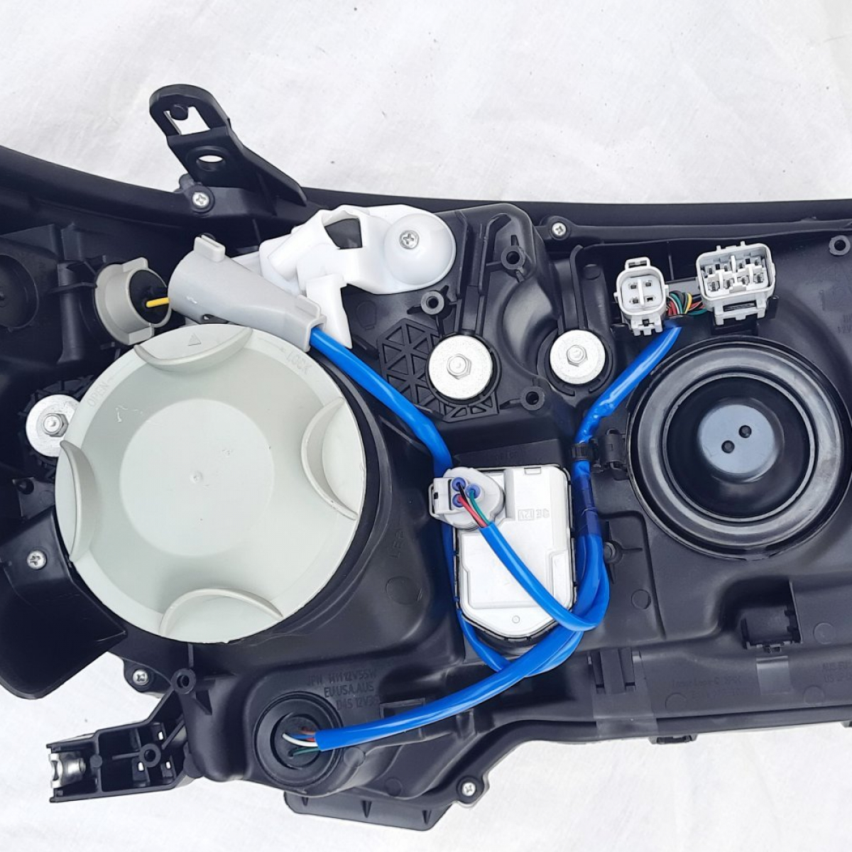 Передние фары FULL LED тюнинг стиль Lexus NS для Toyota Land Cruiser LC 200 2008-2016