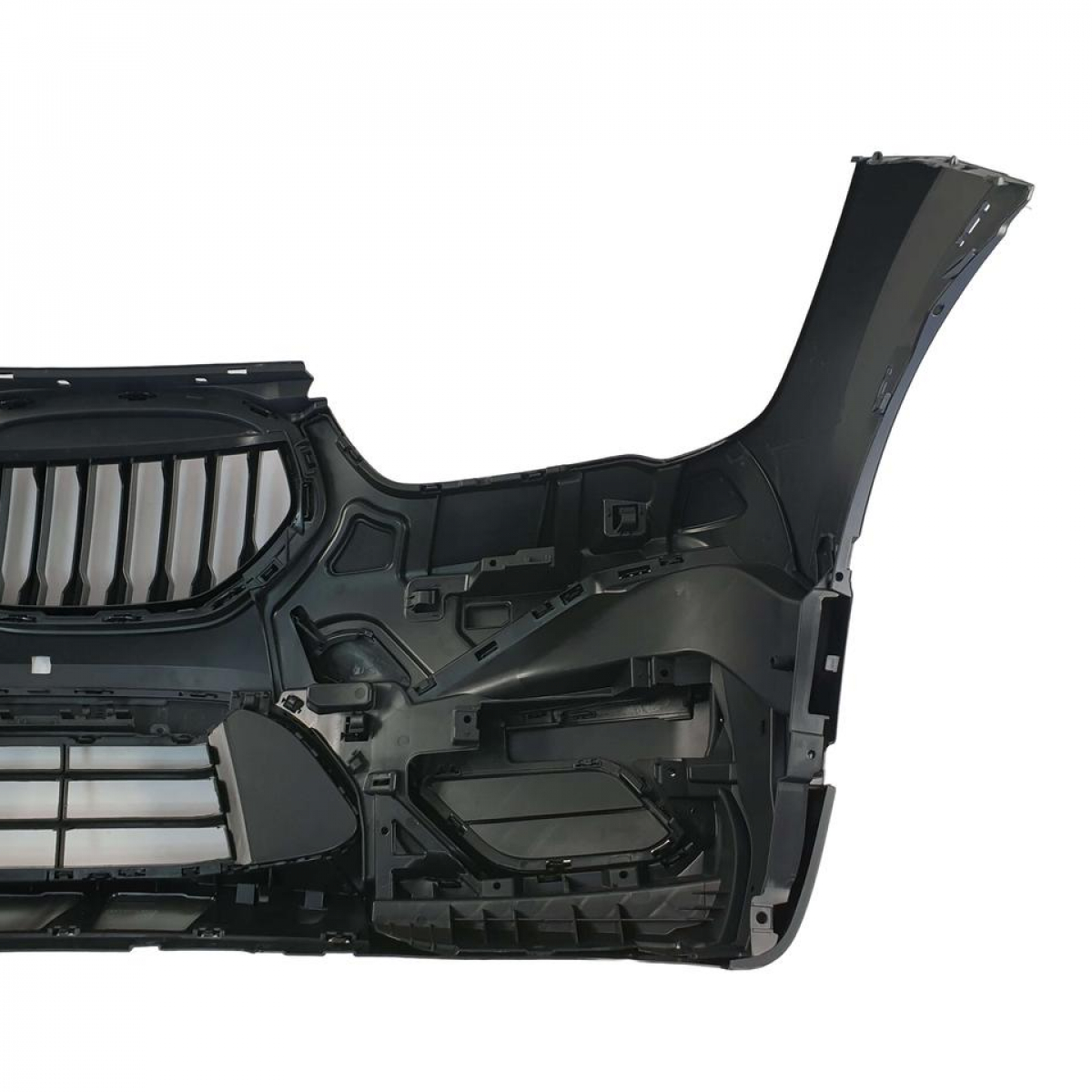 Передній бампер на BMW X1 F48 2019-2022 року