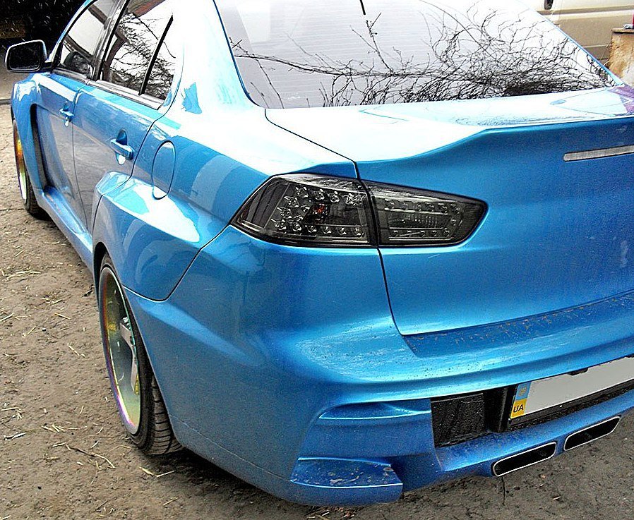 Задні ліхтарі чорні для Mitsubishi Lancer X