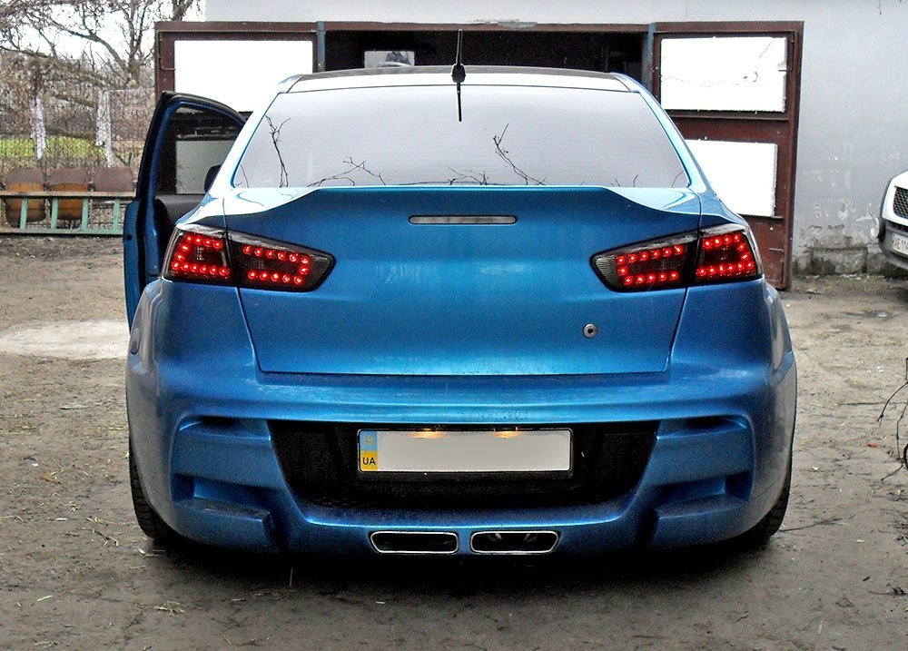 Задні ліхтарі чорні для Mitsubishi Lancer X