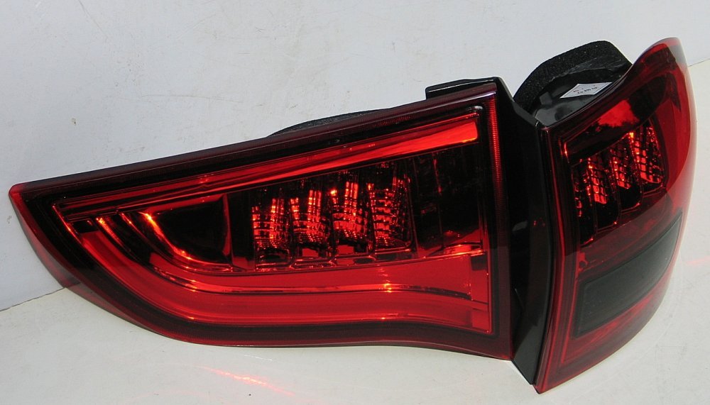 Задні ліхтарі LED червоні для Mitsubishi Pajero Sport 2008-2015