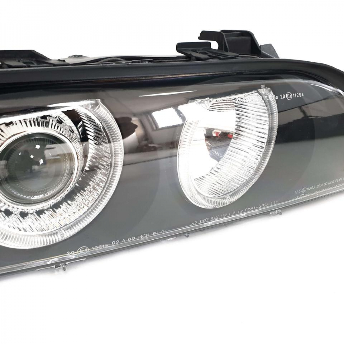 Передние фары BMW 5 Series E39 2000-2003 года  63126902425 / 63126902426
