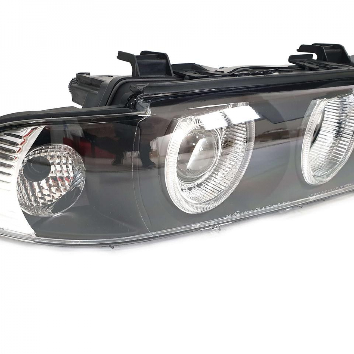 Передние фары BMW 5 Series E39 2000-2003 года  63126902425 / 63126902426