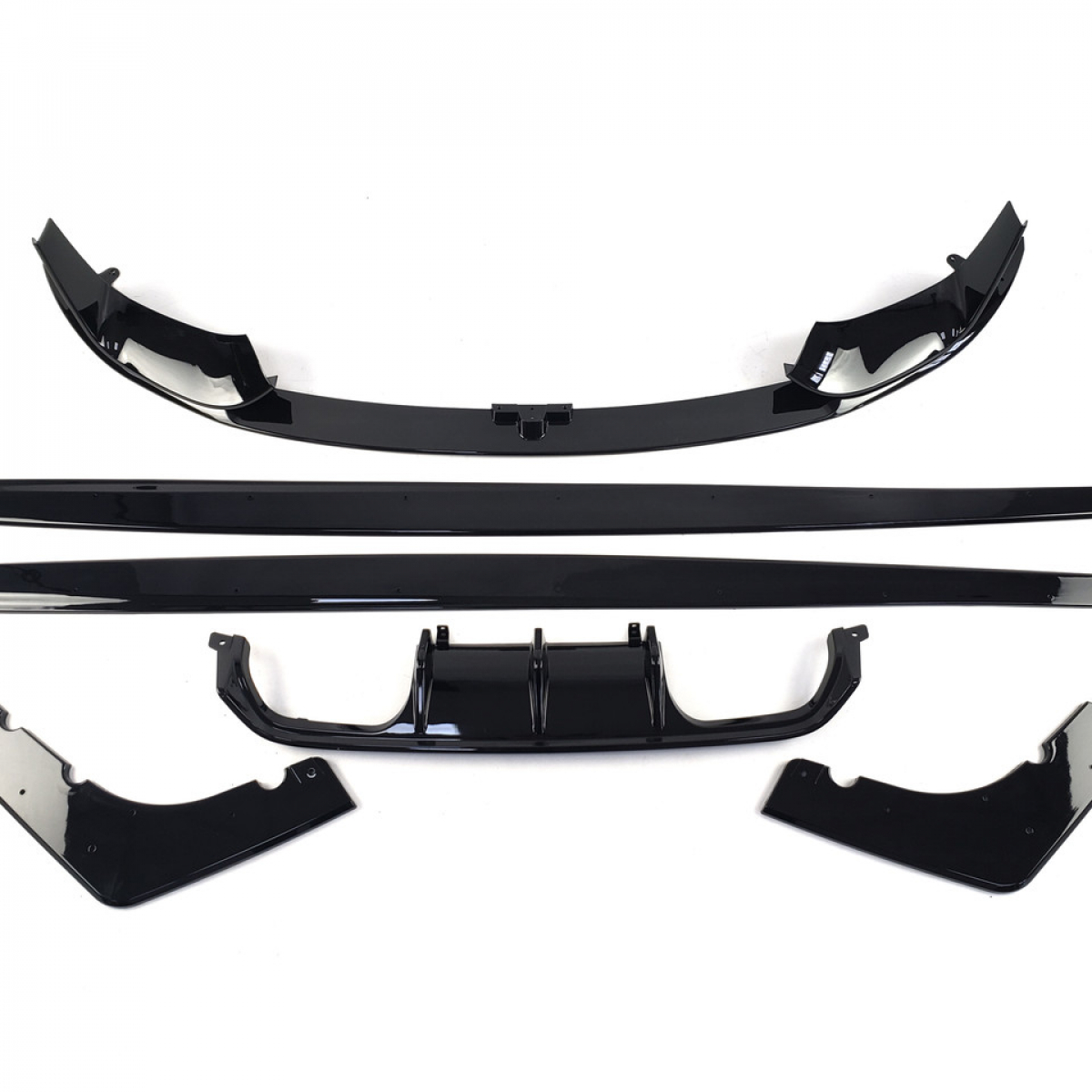 Комплект дооснащення (Body Kit) на BMW M3 F80 / M4 F82 2012-2018 року (Чорний глянець)
