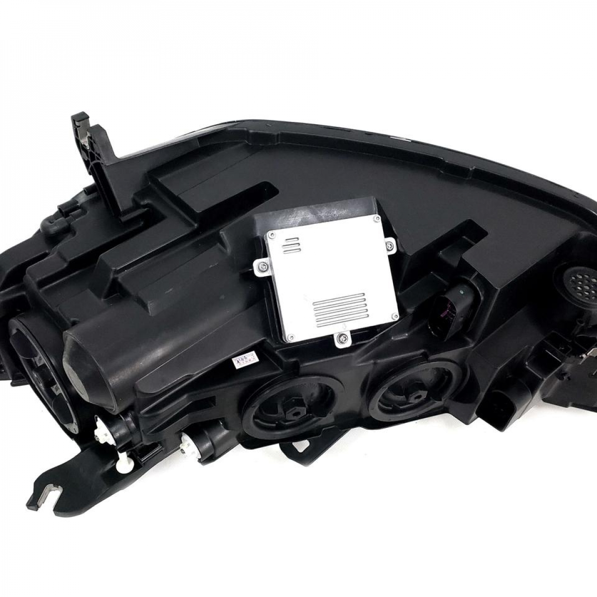 Передні фари Bi-Xenon на Audi A6 C7 2014-2018 року