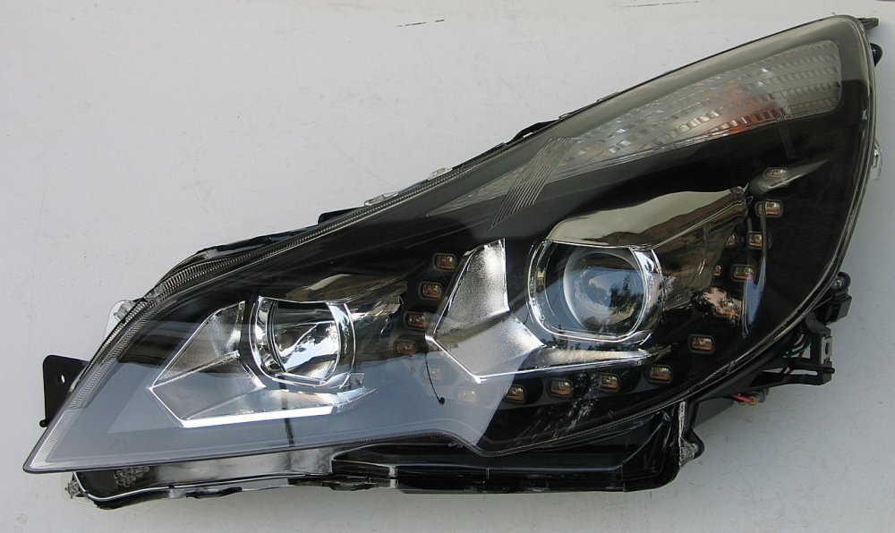 Передні фари ксенон для Subaru Outback 2009-2014