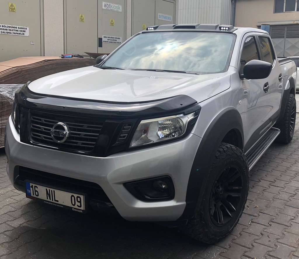 Козирок лобового скла (Meliset LED V1) для Nissan Navara/NP300 2016↗
