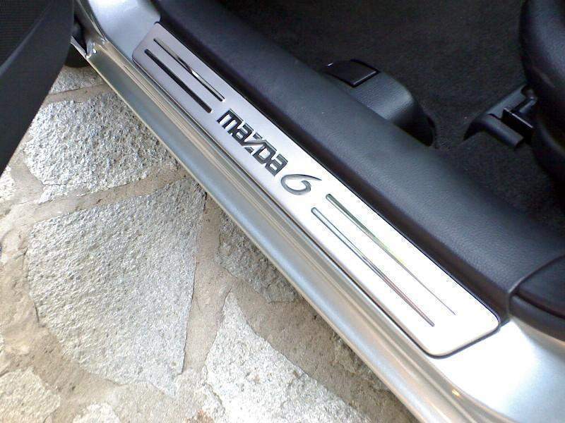 Накладки на пороги 
Mazda 6 2003-2007