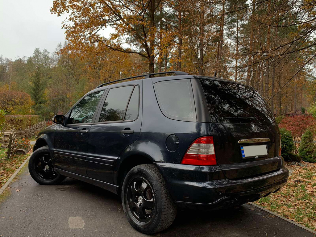 Хром накладки для Mercedes ML 163 задня планка нерж Carmos (Туреччина)