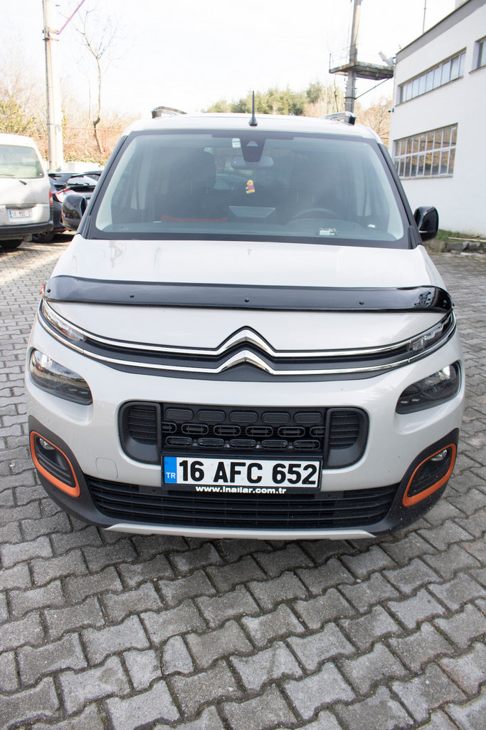 Дефлектор капота (EuroCap) для Peugeot Partner/Rifter 2019↗ мм.