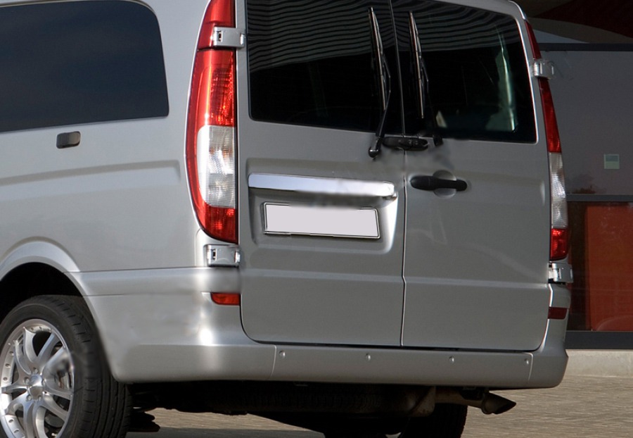 Хром накладка над номером (распашонка) Carmos для Mercedes Vito 639