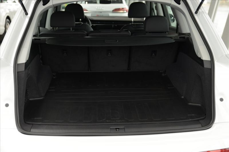 Резиновый коврик багажника (Stingray) для Audi Q7 2015↗ гг.