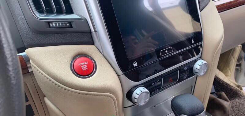 Кнопка TRD (дизайн 2018) для Toyota Land Cruiser 200 2016-