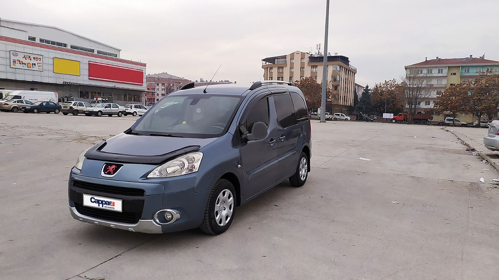 Дефлектор капота (EuroCap довга) для Citroen Berlingo 2008-2018 років.