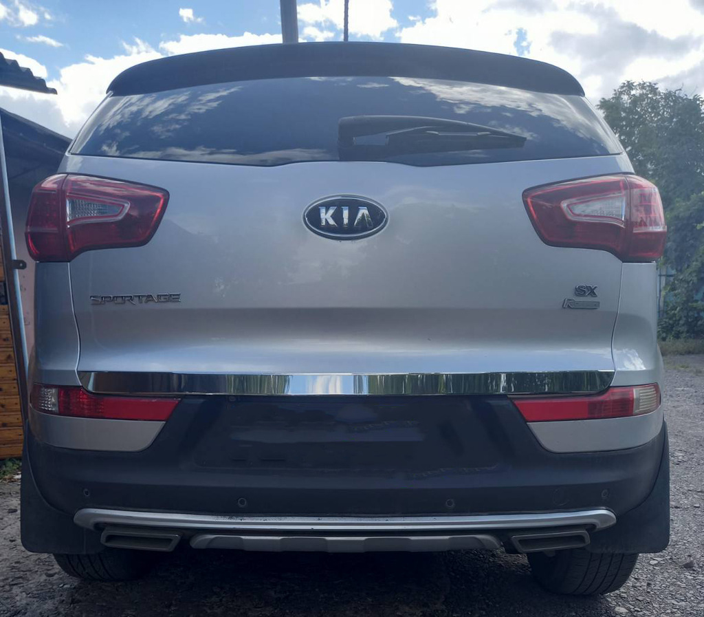 Хром накладка нижньої кромки багажника Kia Sportage R 2010-2015 (нержавіюча сталь)