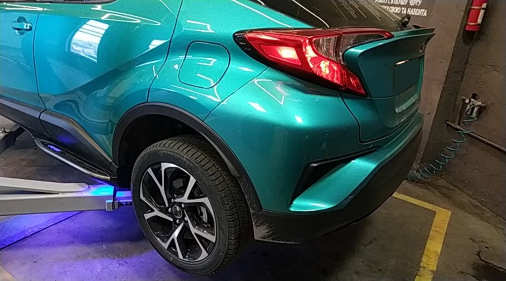 Бокові пороги з поідсвічуванням під оригінал для Toyota C-HR 2016-