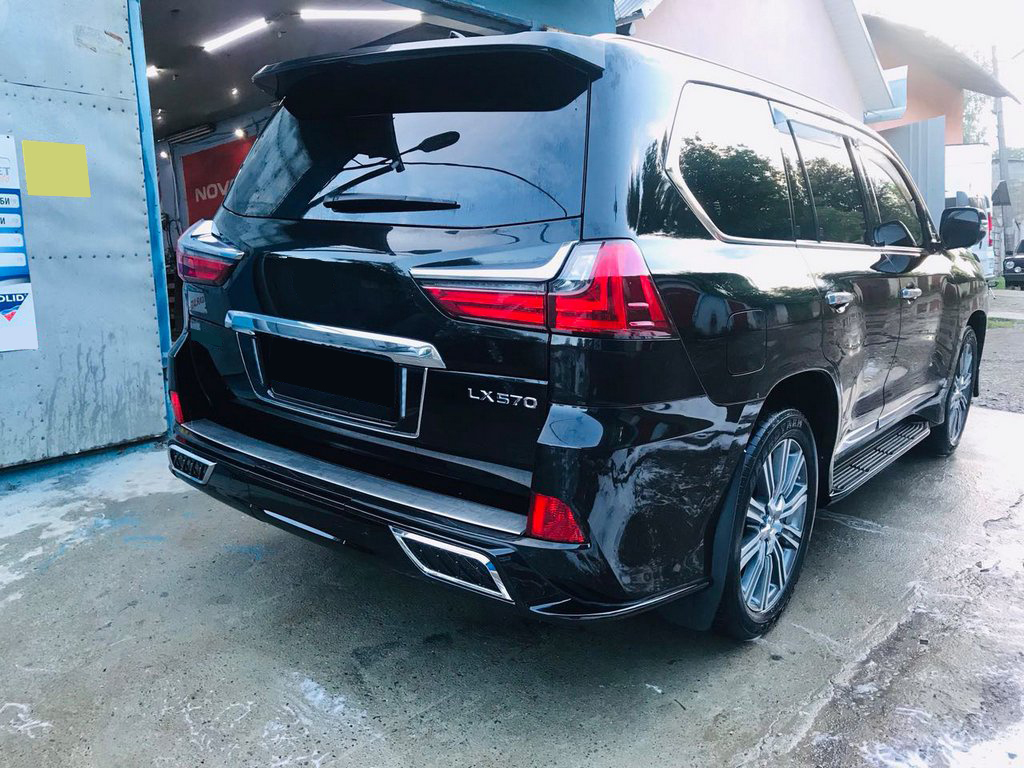Накладка на задній бампер (під оригінал) Lexus LX570 / 450d 2016-